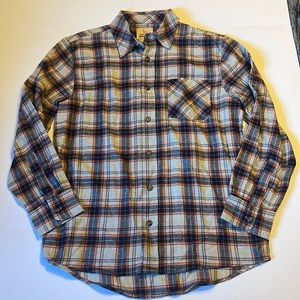 Field & Stream Flannel Button down regular fit Medium NWOT